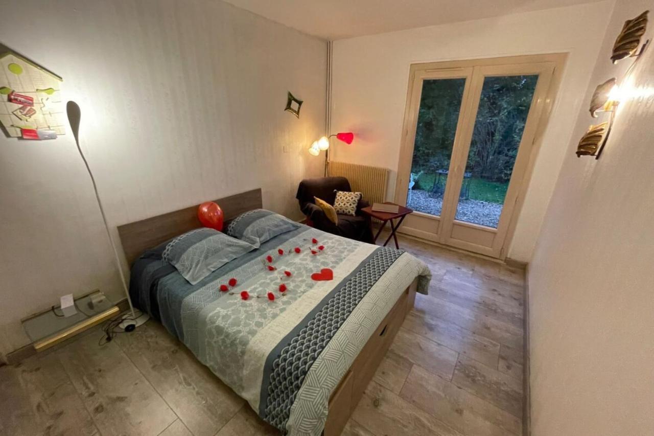 Au Calme Absolu Chez Nicolas Lindry Exteriör bild